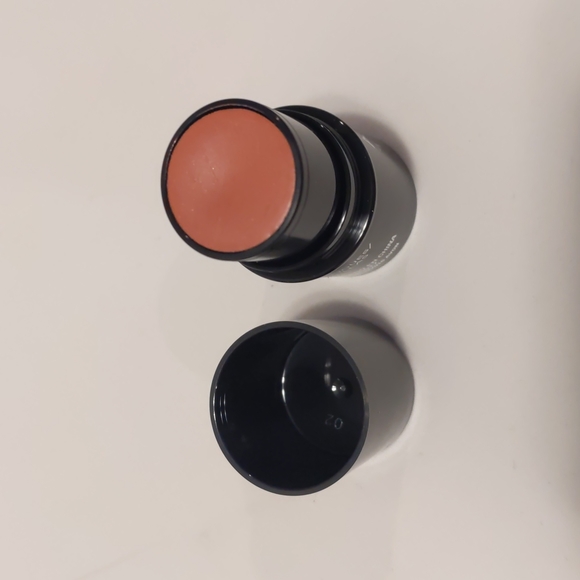 Avon Other - 2 Avon True Color Be Blushed Cheek Color Blushing Nude 4 g net wt 0.14 oz